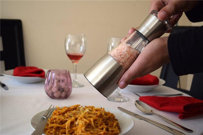 2021 Salt and Pepper Grinder Mills (2rd Generation, Ceramic Core with Adjustable Coarseness), Manual Design Salt Shakers, Allows Two Kinds of Seasoning Used at The Same Time [<lun>]